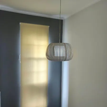 Ocean Breeze - Cosy 2-bedroom With Ocean Views & Bbq Holiday home *