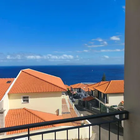 Holiday home Ocean Breeze - Cosy 2-bedroom With Ocean Views & Bbq *