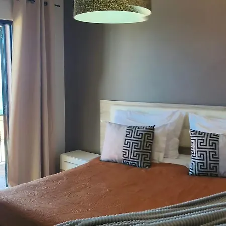 Holiday home Ocean Breeze - Cosy 2-bedroom With Ocean Views & Bbq *