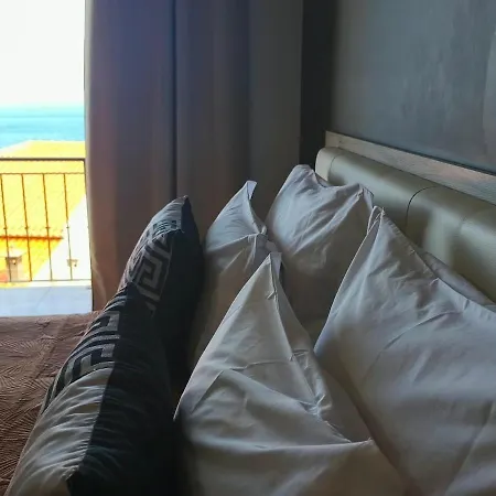 Holiday home Ocean Breeze - Cosy 2-bedroom With Ocean Views & Bbq Gaula
